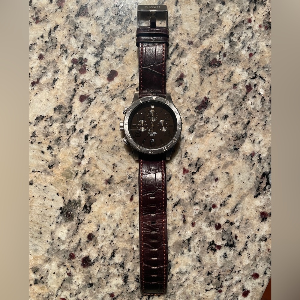 Nixon 48-20 Chrono Leather Brown Watch